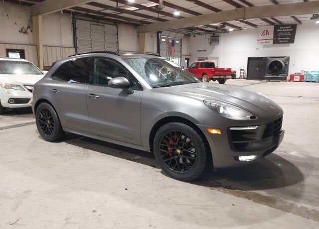2017 PORSCHE Macan