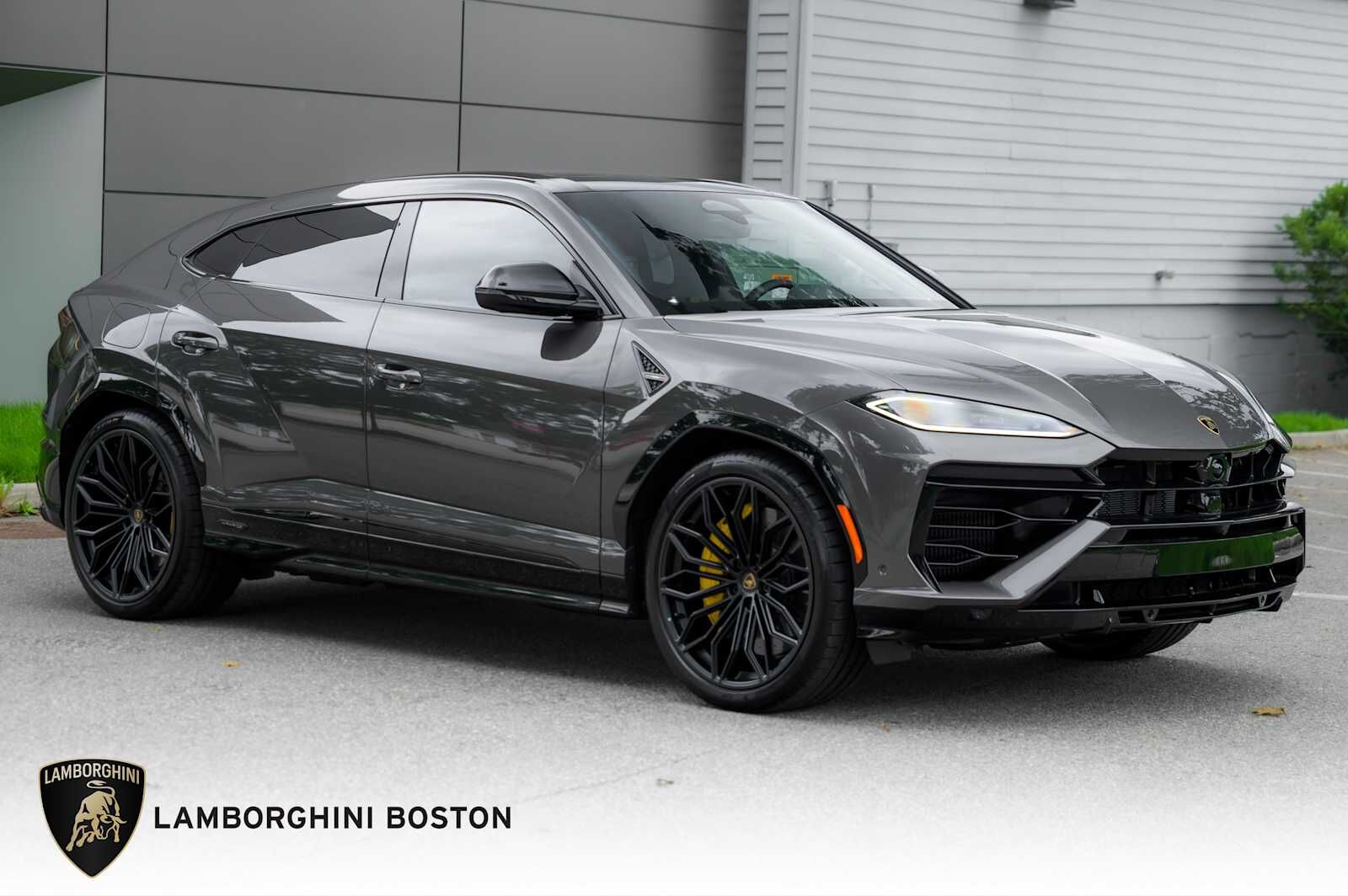 2026 LAMBORGHINI URUS
