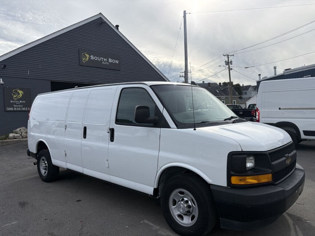 2017 CHEVROLET Express