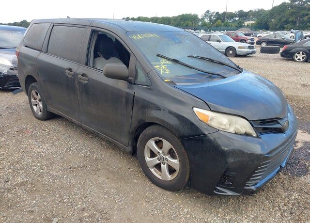 2019 TOYOTA Sienna