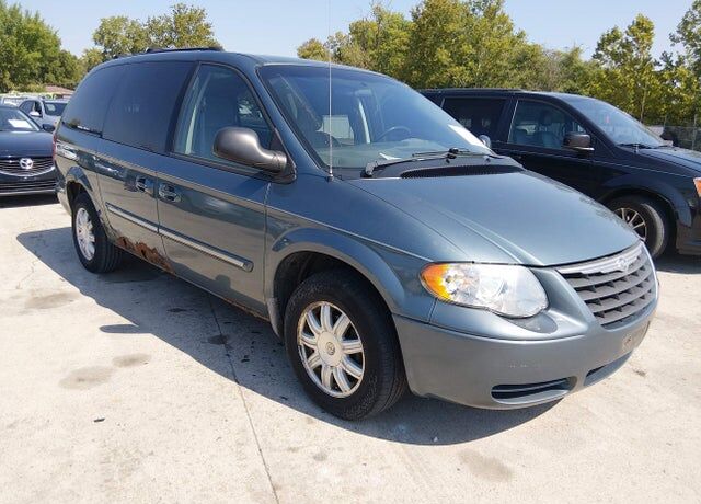 2006 CHRYSLER Town and Country