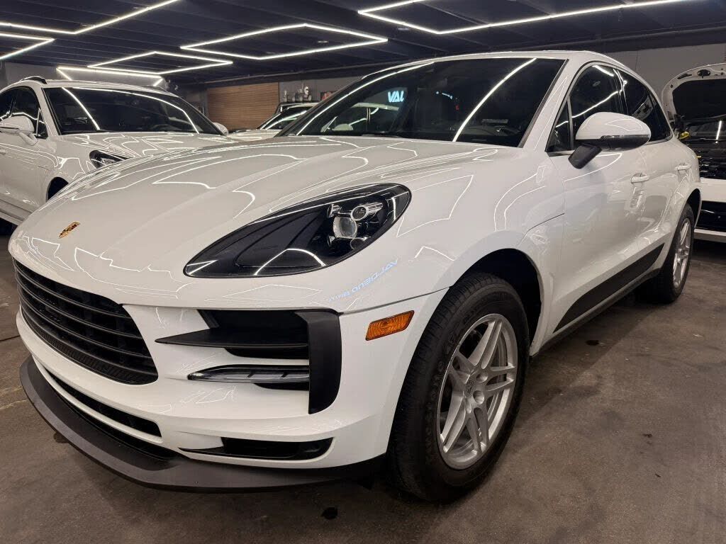 2019 PORSCHE Macan