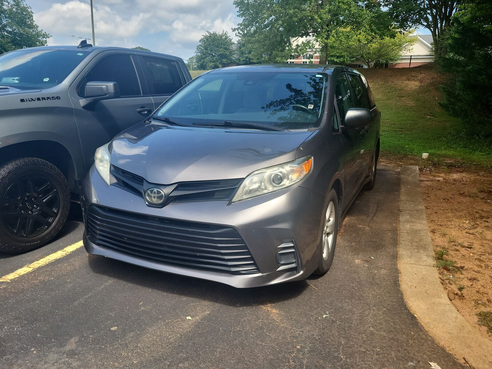 2019 TOYOTA Sienna