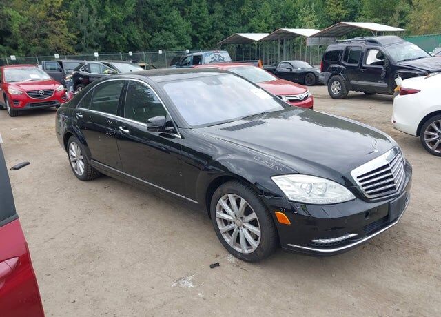 2013 MERCEDES-BENZ S-Class