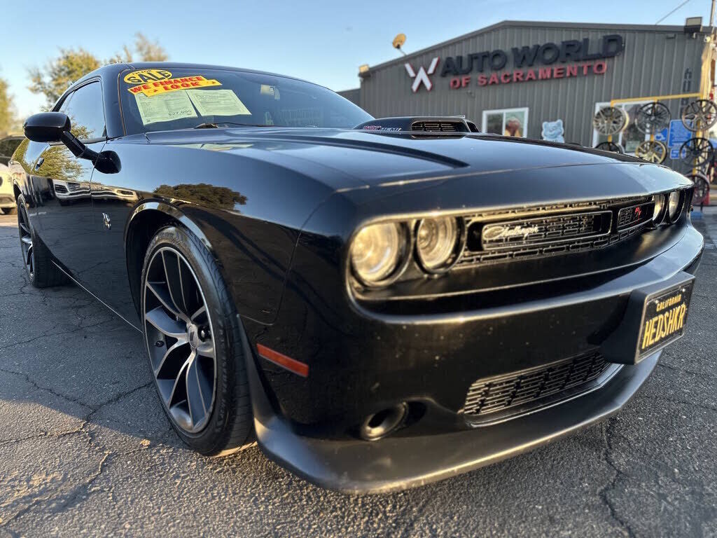 2017 DODGE Challenger