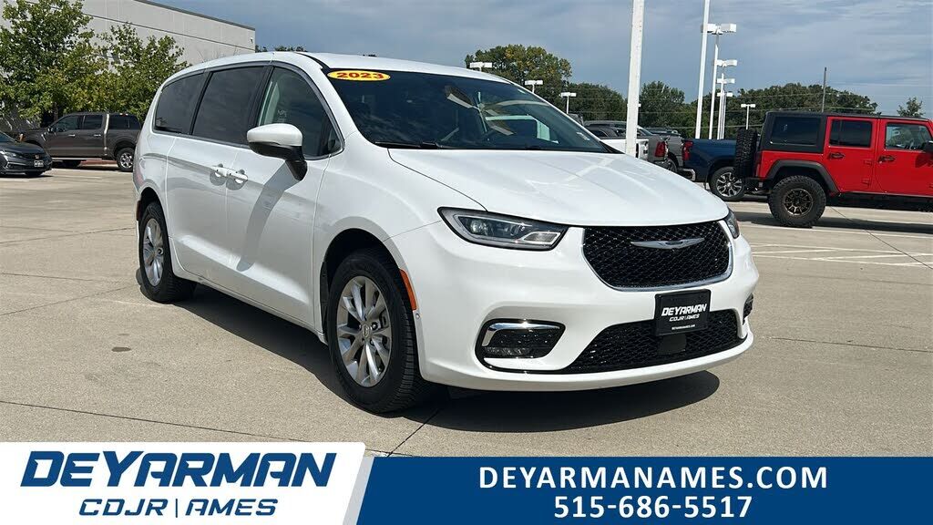 2023 CHRYSLER Pacifica
