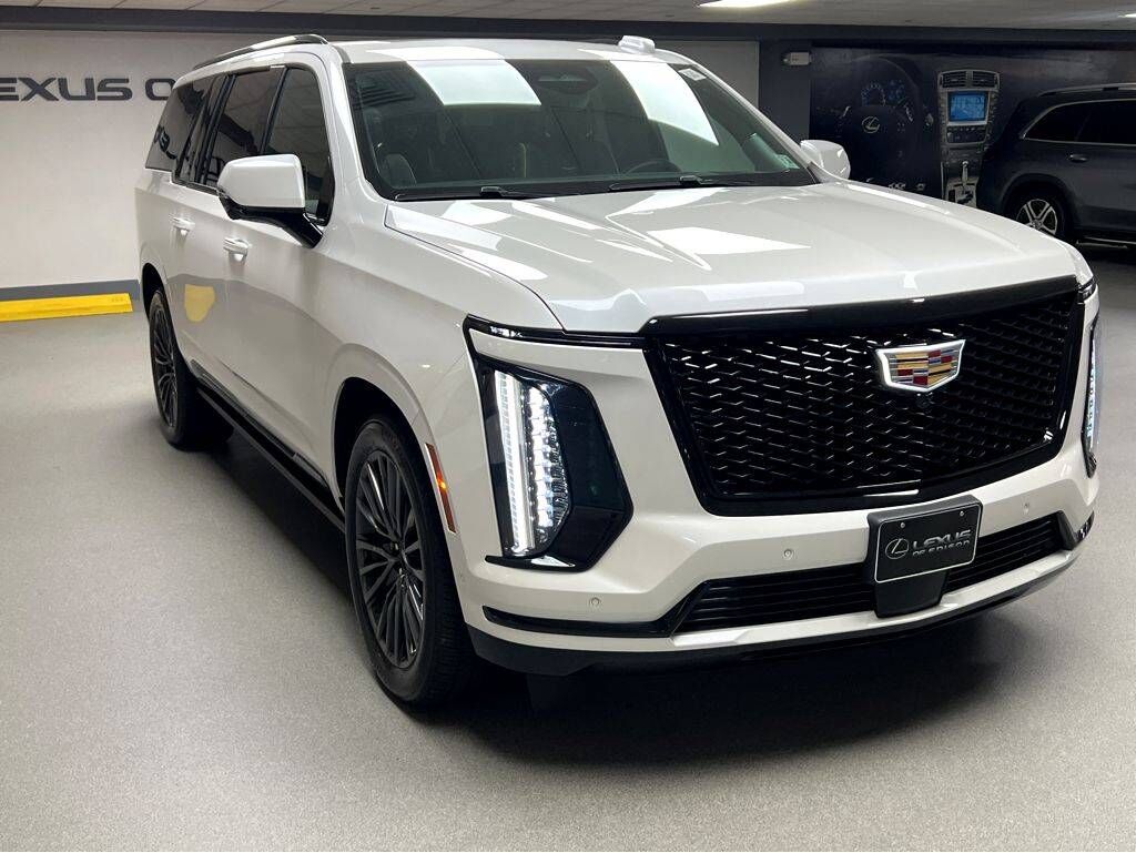 2025 CADILLAC Escalade ESV