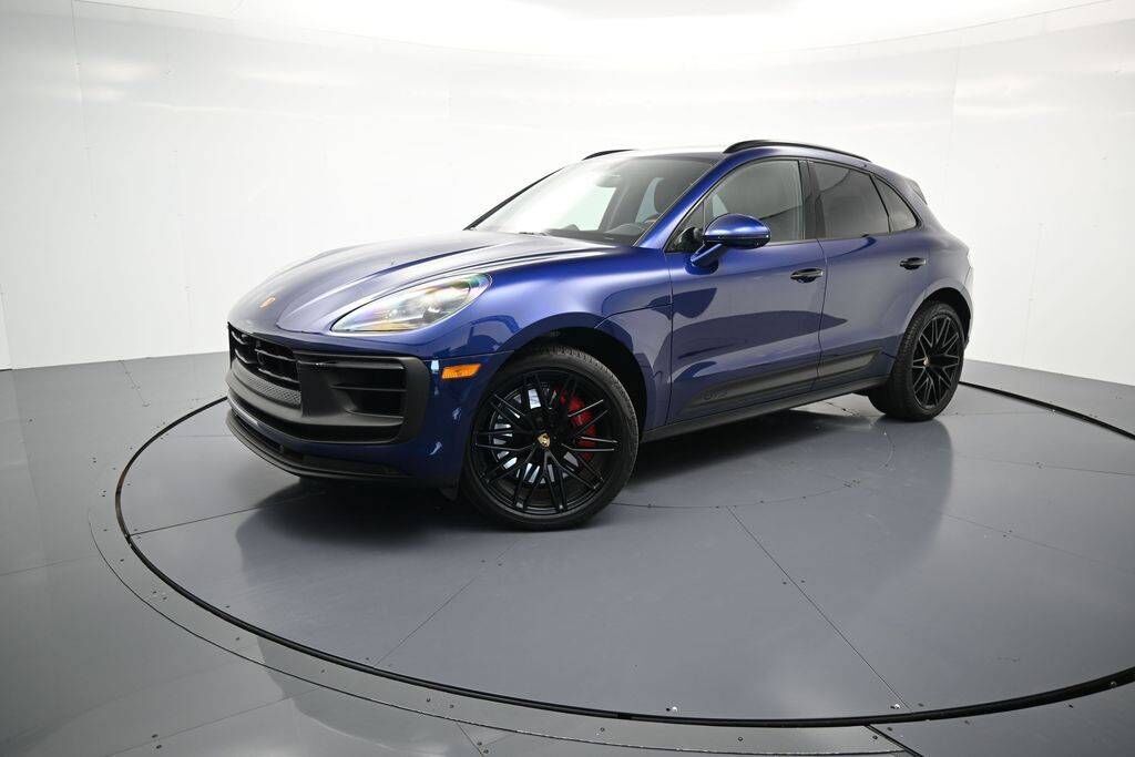 2025 PORSCHE Macan