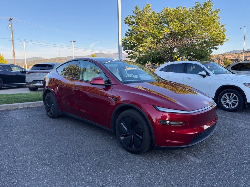 2026 TESLA Model Y