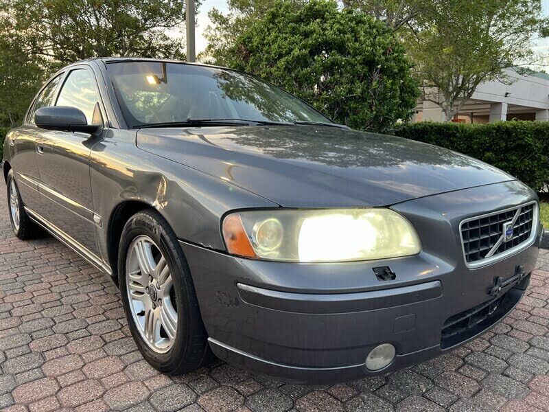 2005 VOLVO S60