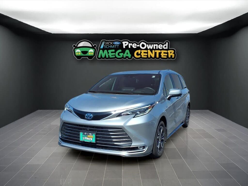 2025 TOYOTA Sienna