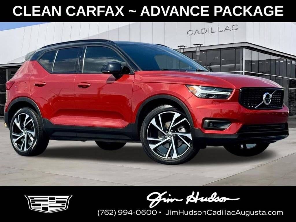 2021 VOLVO XC40
