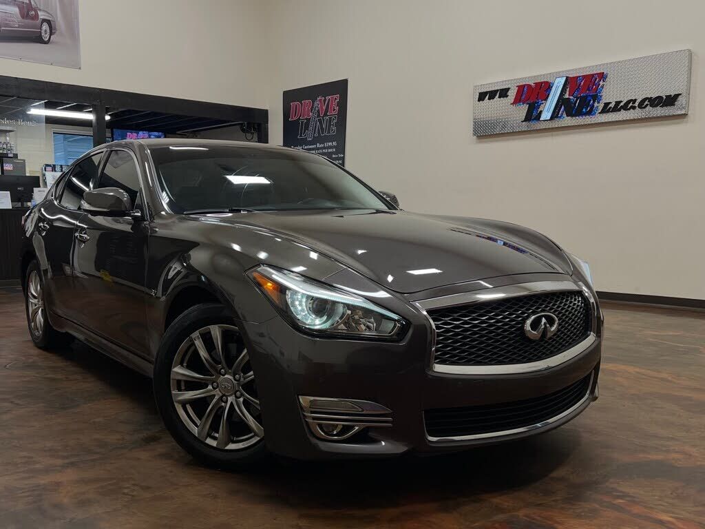2017 INFINITI Q70