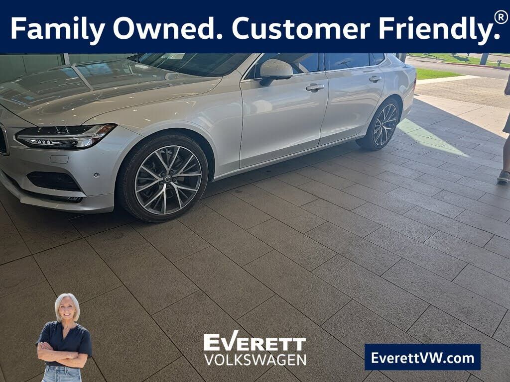 2018 VOLVO S90