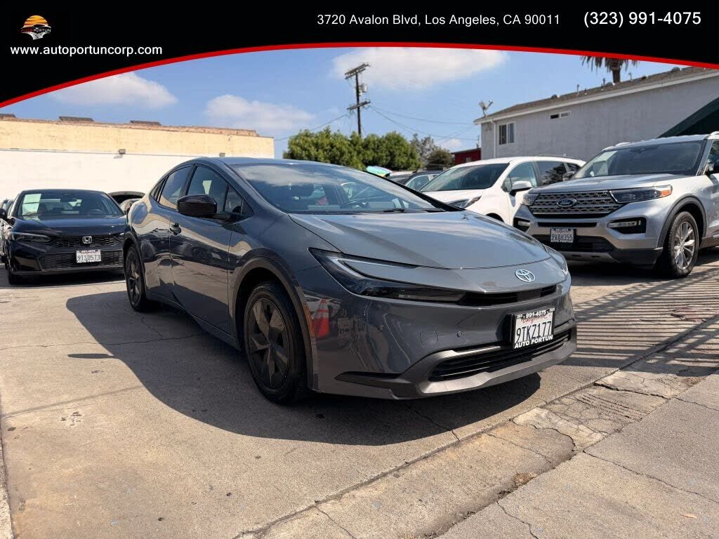 2025 TOYOTA PRIUS
