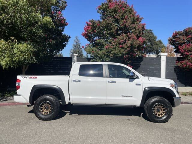 2018 TOYOTA Tundra