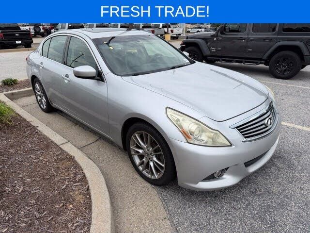 2011 INFINITI G37