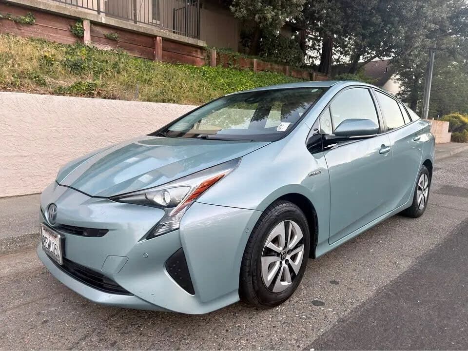 2018 TOYOTA PRIUS