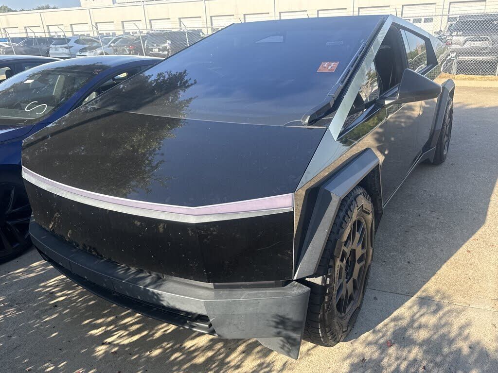 2024 TESLA Cybertruck