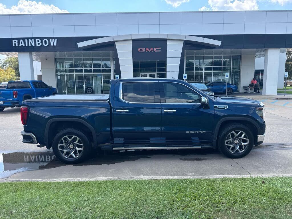 2023 GMC Sierra