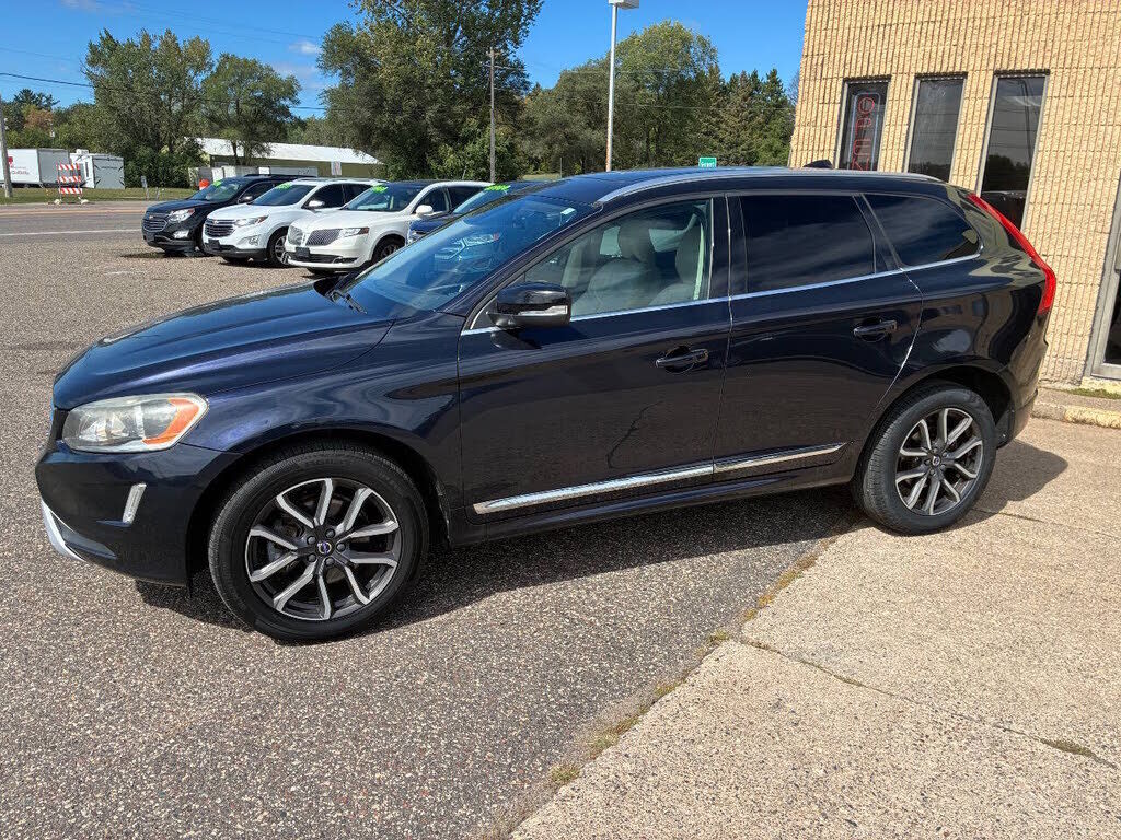 2017 VOLVO XC60