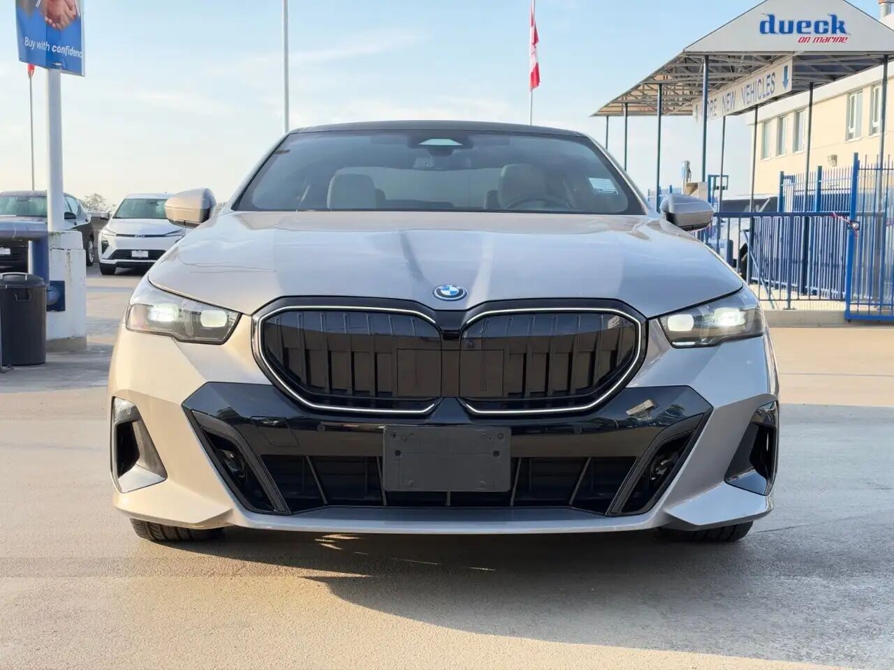 2025 BMW 550e