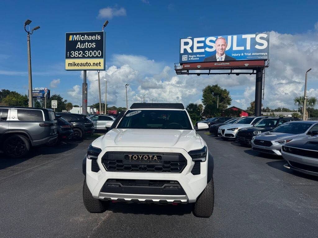 2025 TOYOTA Tacoma