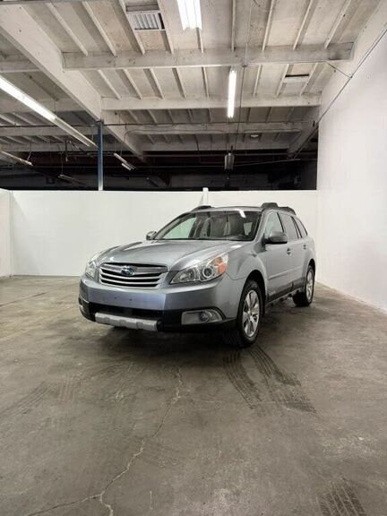 2011 SUBARU Outback