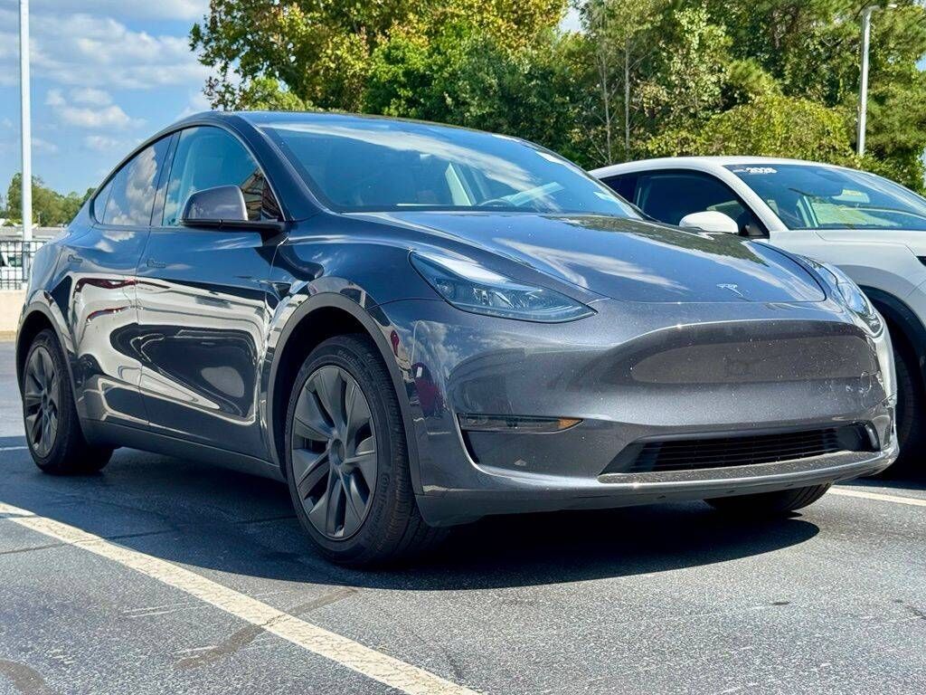2025 TESLA Model Y