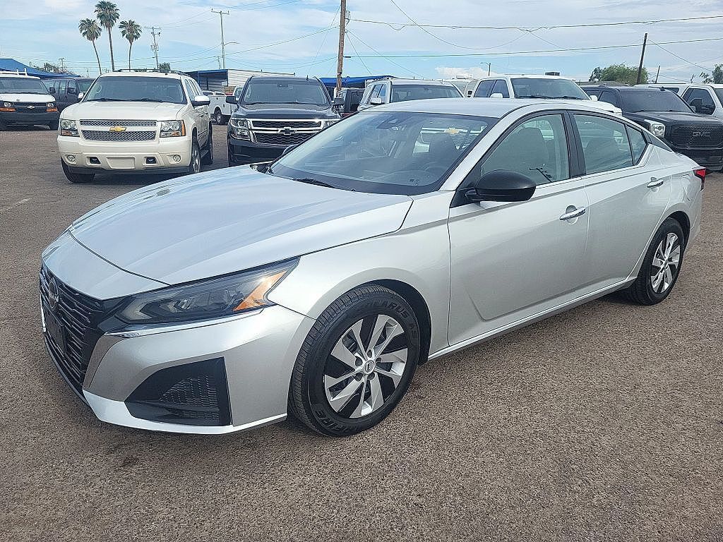 2024 NISSAN Altima