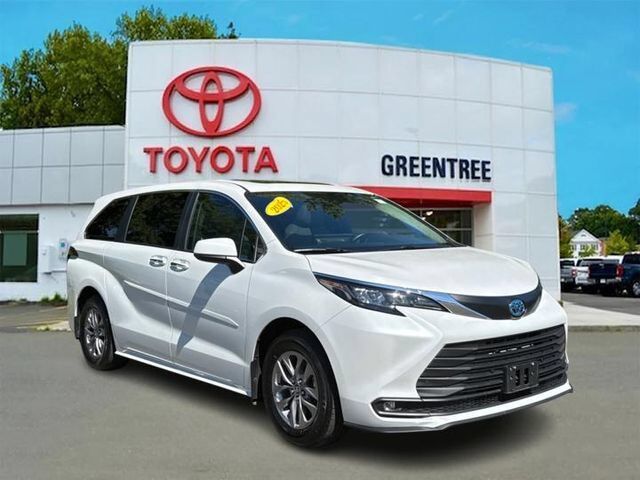 2025 TOYOTA Sienna