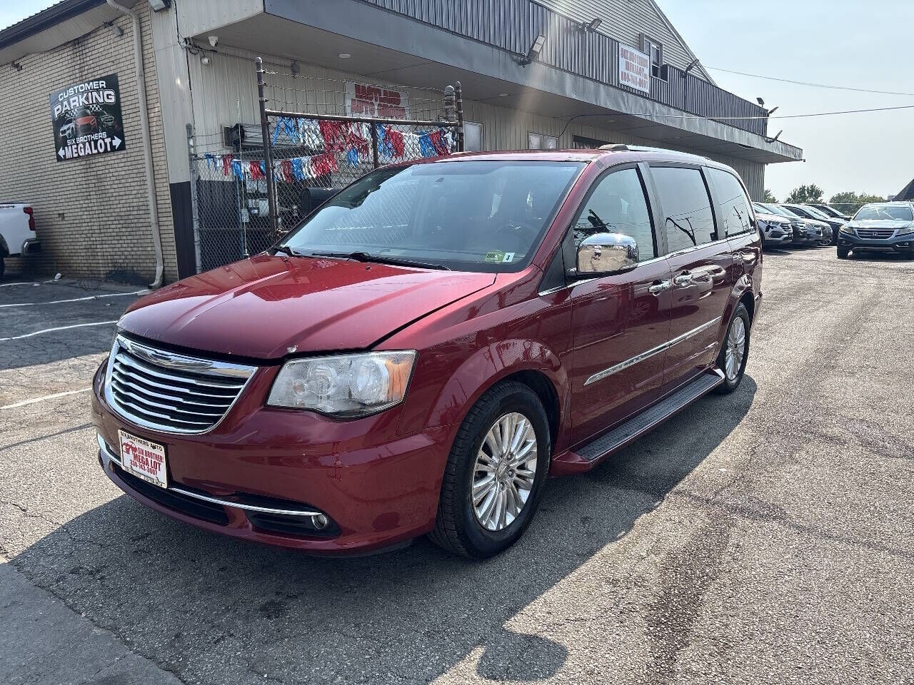 2016 CHRYSLER Town and Country