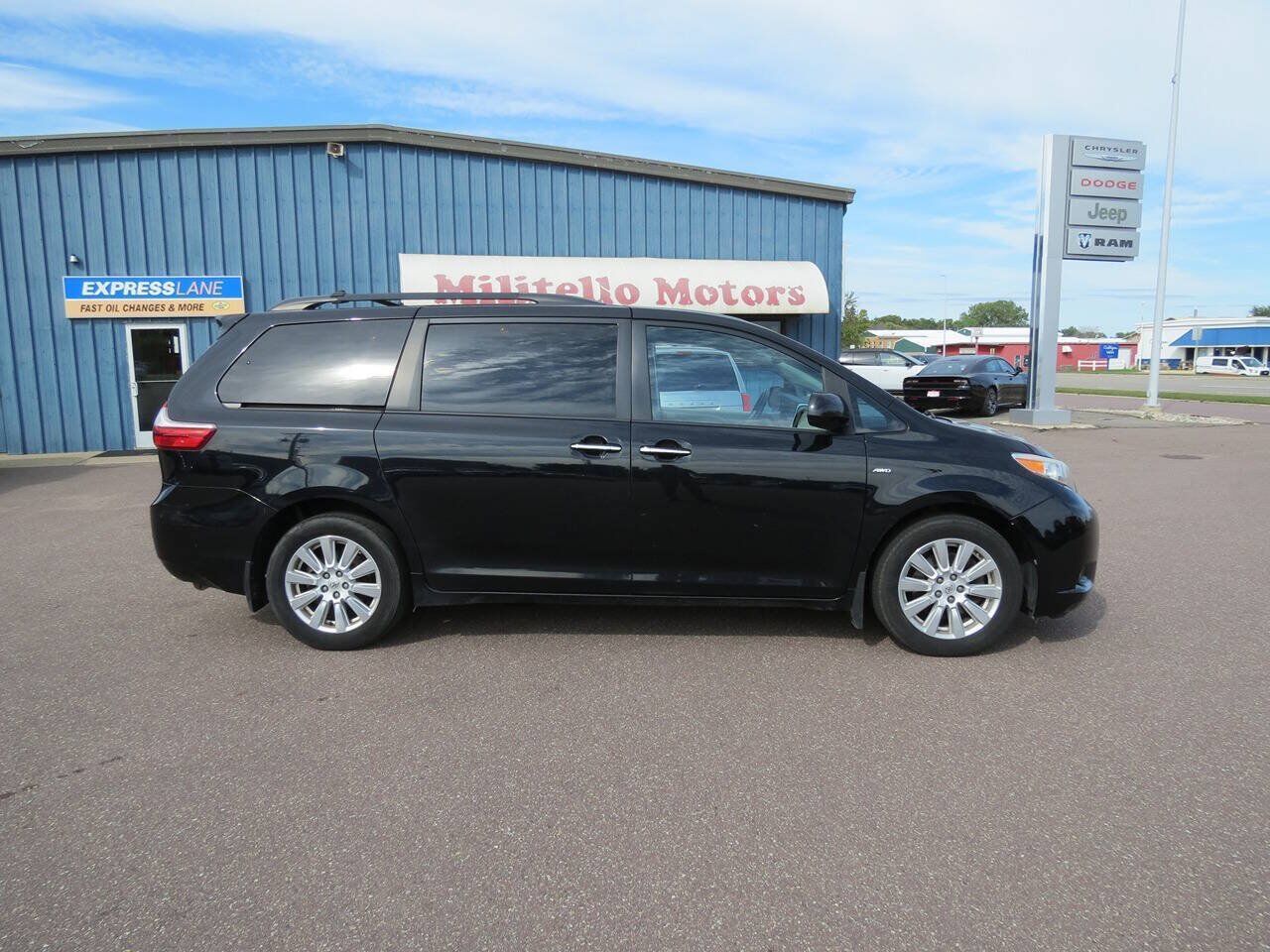 2017 TOYOTA Sienna