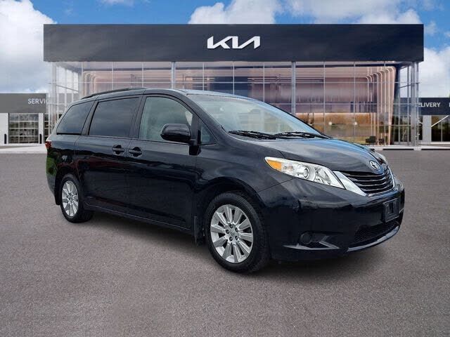 2015 TOYOTA Sienna