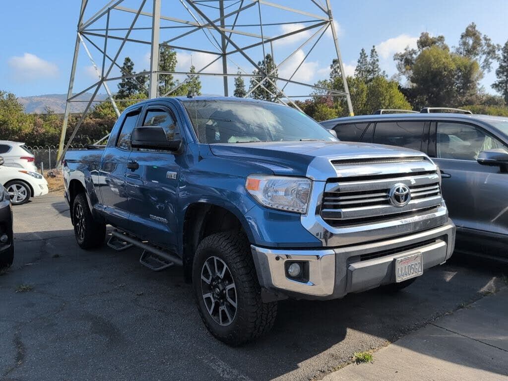 2017 TOYOTA Tundra