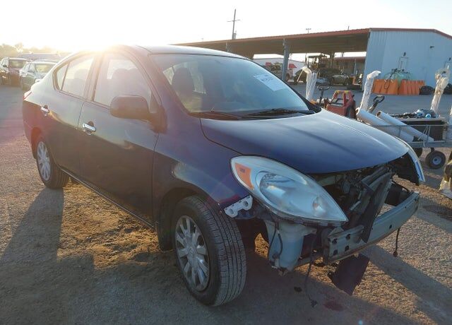 2013 NISSAN Versa