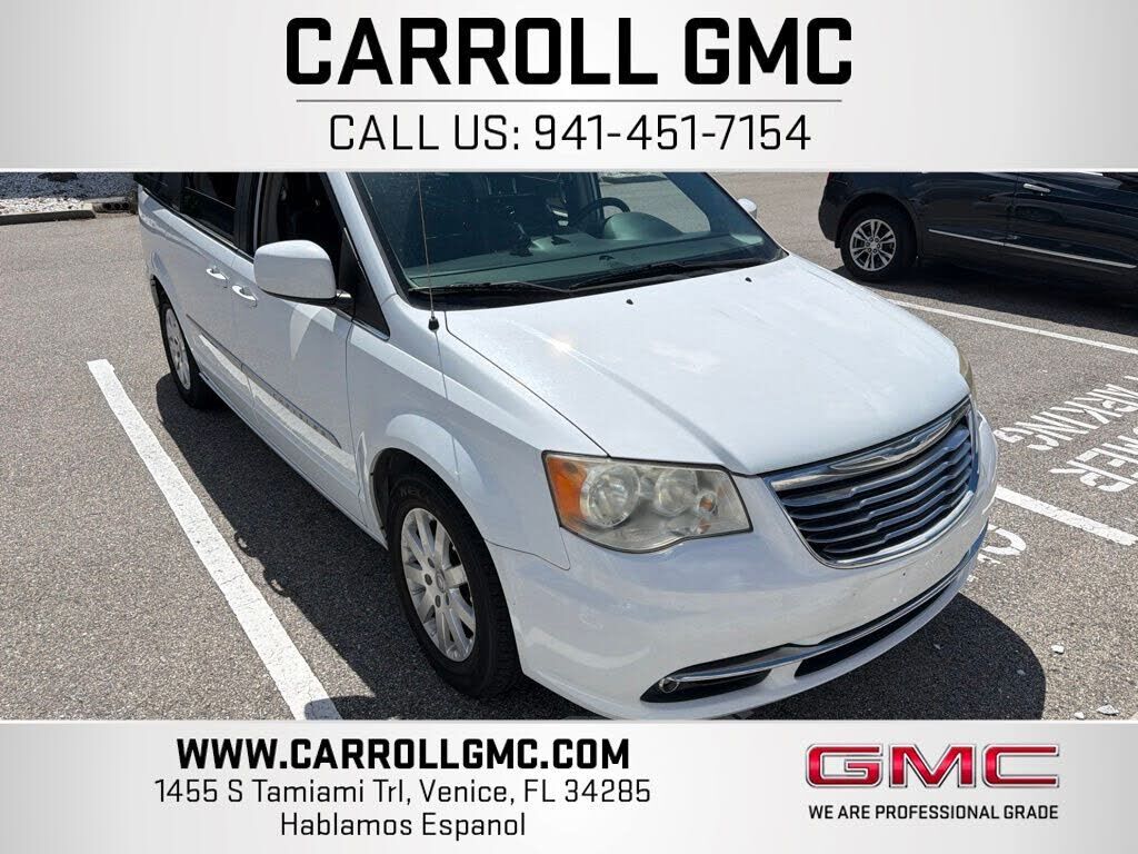 2016 CHRYSLER Town and Country