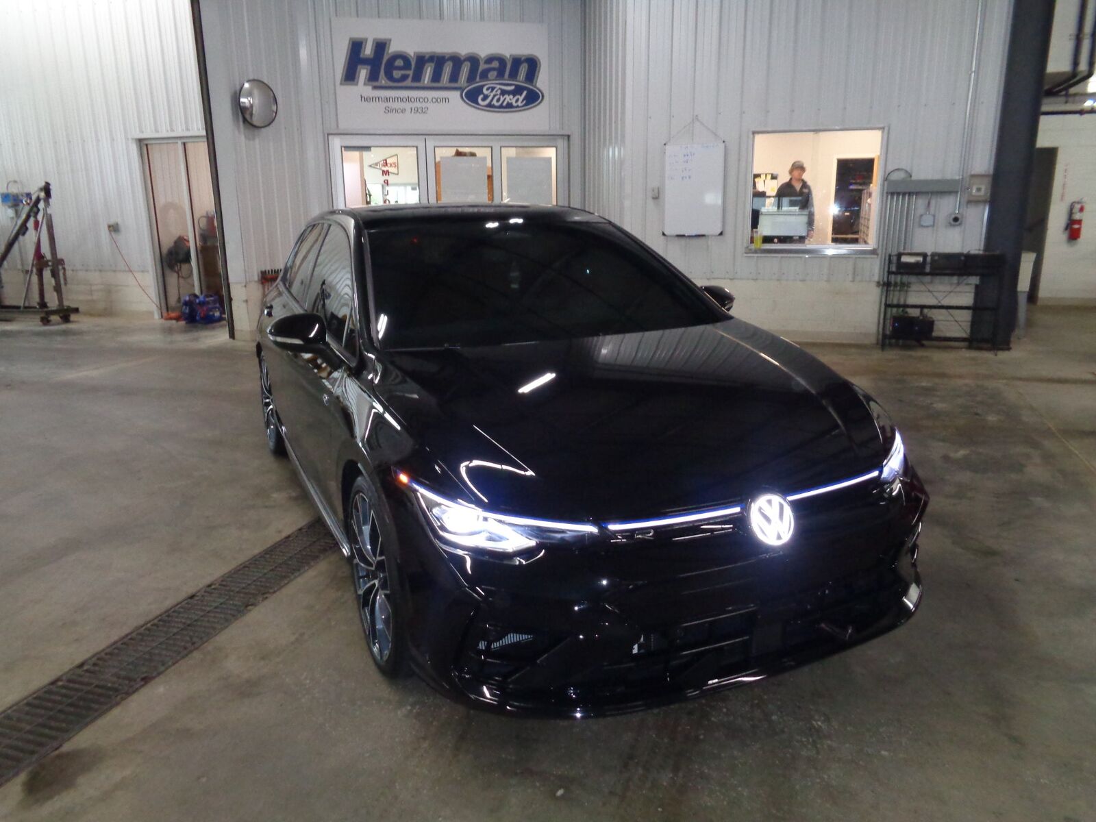 2026 VOLKSWAGEN Golf R