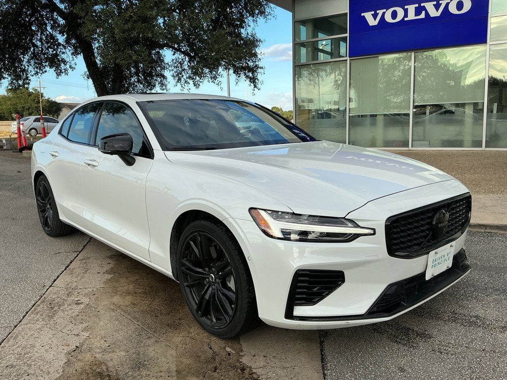 2025 VOLVO S60