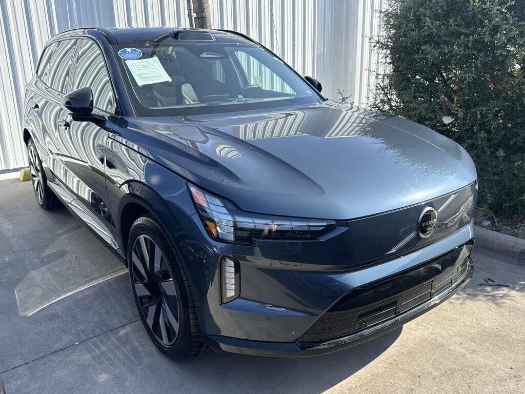 2025 VOLVO EX90