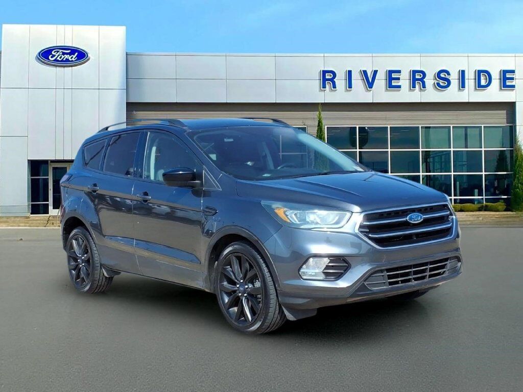 2017 FORD Escape