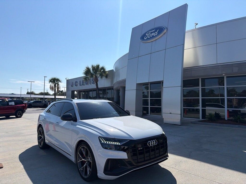 2022 AUDI SQ8