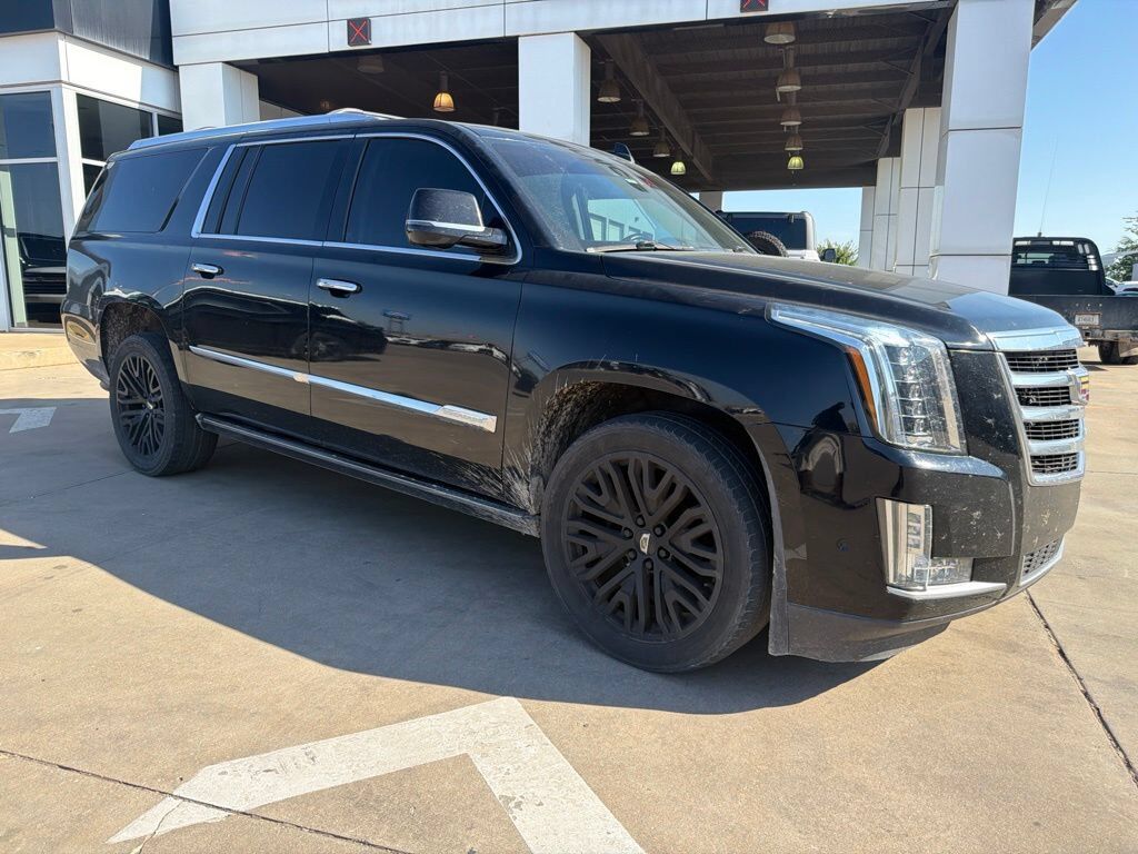 2017 CADILLAC Escalade ESV