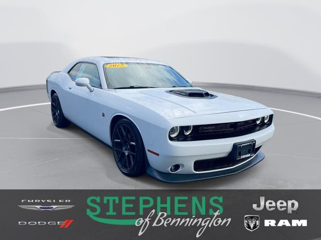 2017 DODGE Challenger