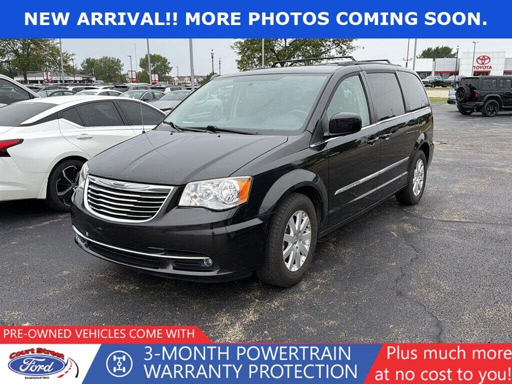 2015 CHRYSLER Town and Country