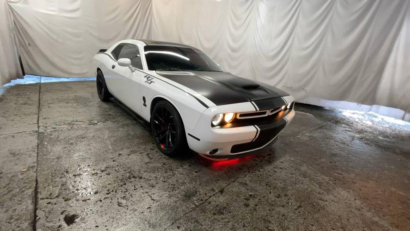 2017 DODGE Challenger