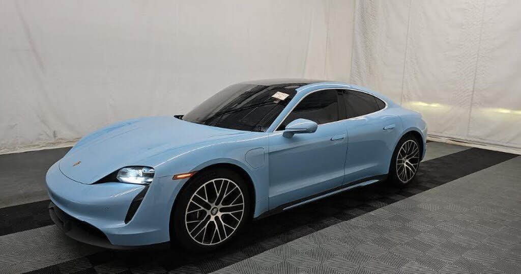 2024 PORSCHE Taycan