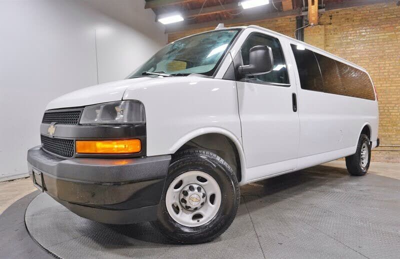 2020 CHEVROLET Express