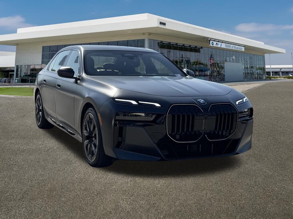 2026 BMW 740i