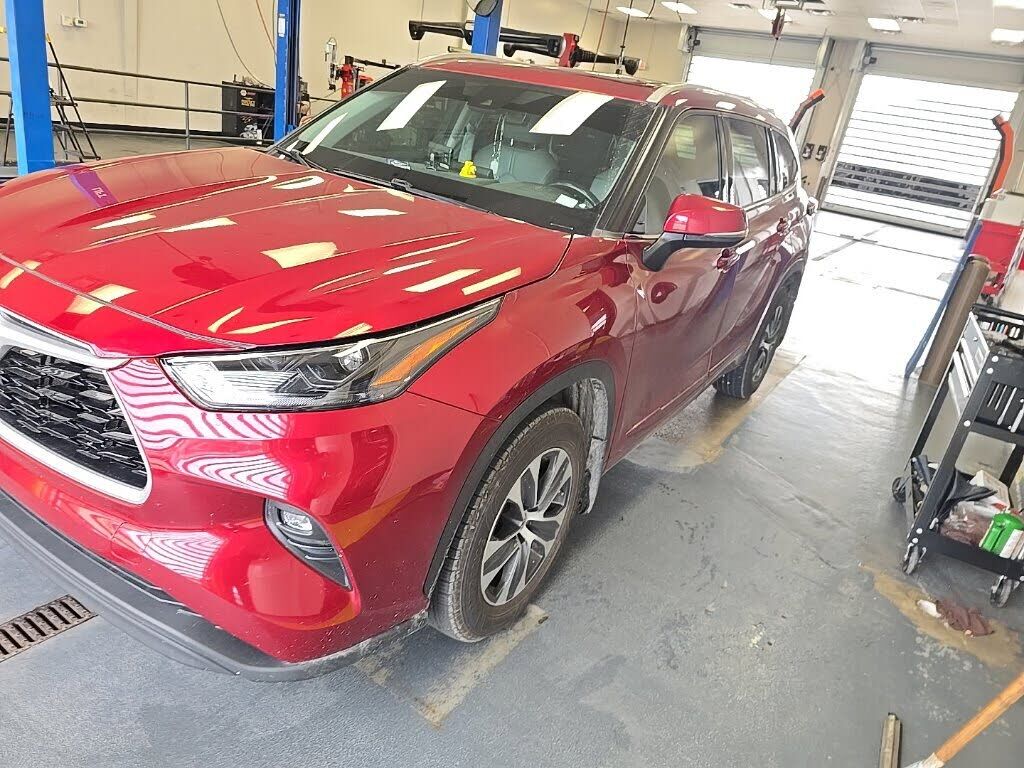 2022 TOYOTA Highlander